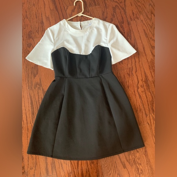 ASOS DESIGN satin tee corset mini skater dress in mono size 8 - Picture 4 of 6